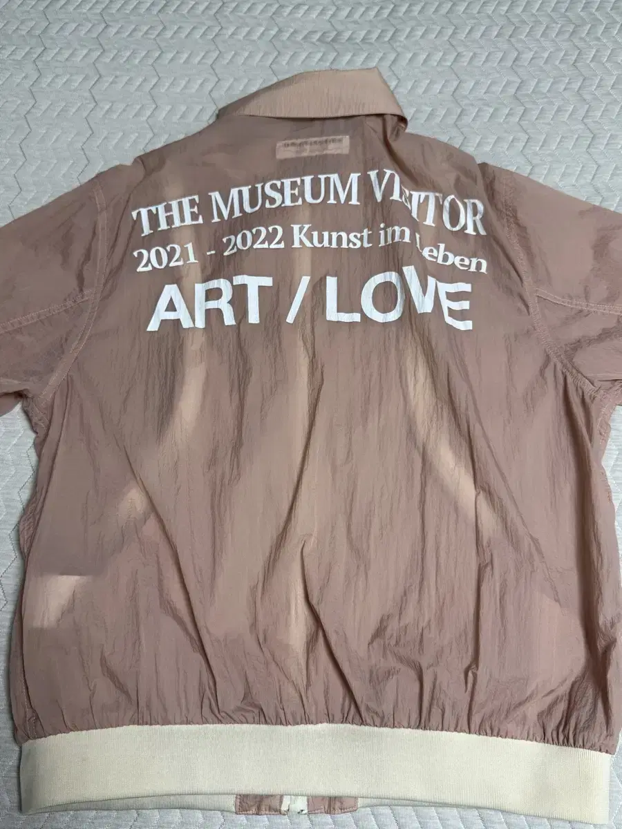 THE MUSEUM VISITOR | 더뮤지엄비지터 The Museum Visitor